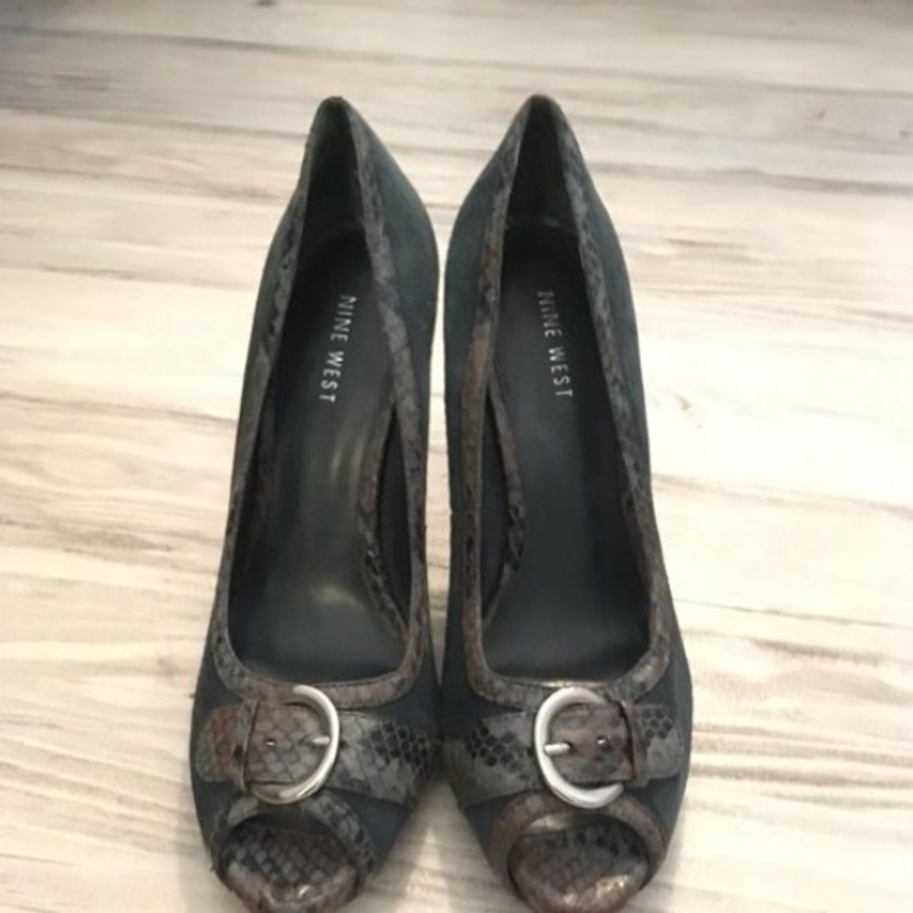 Dark Green Suede and Alligator Print Pumps